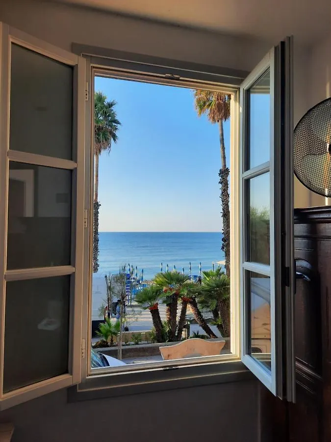 Villa Finestre Sul Mare San Lorenzo al Mare 0*,  Italien